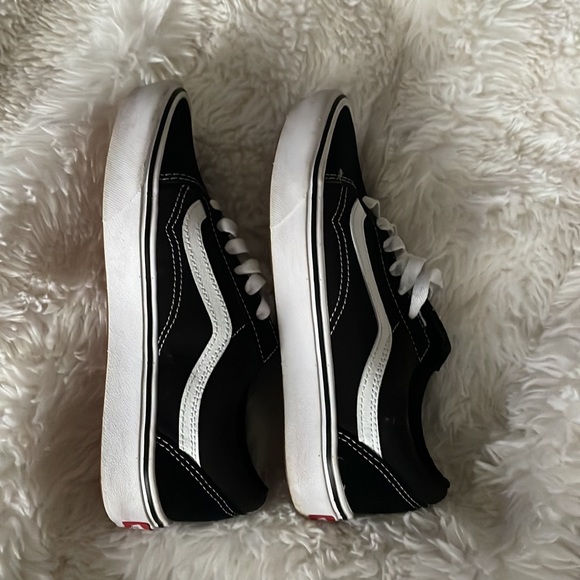 Original Vans Tennis shoes. - Picture 5 of 8